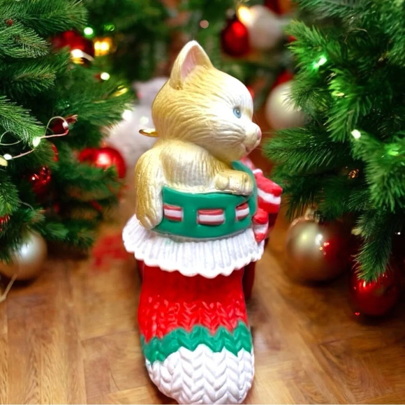 VINTAGE 1990 Carlton Cards Heirloom Collection Kitten in a Stocking Ornament - Picture 2 of 9